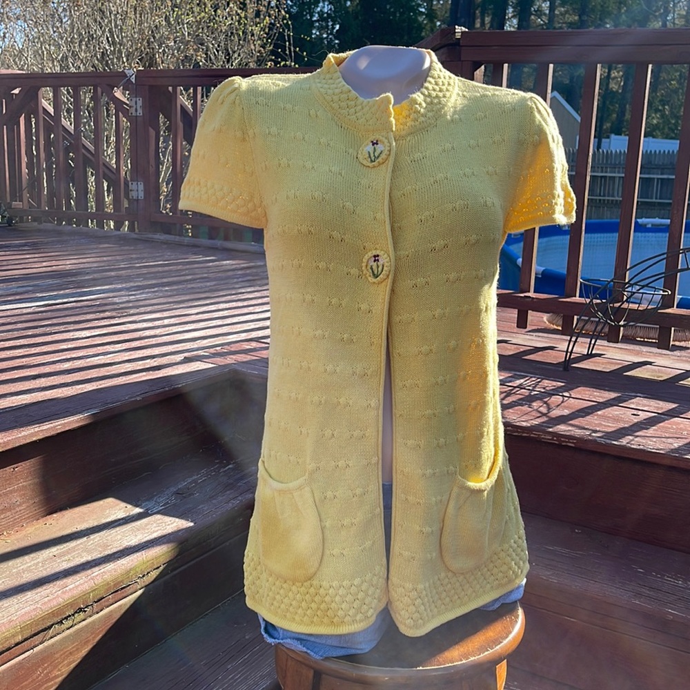 Sharagano Studio Cotton Size Small 2 Button Sweater in Yellow- Short Sleeve